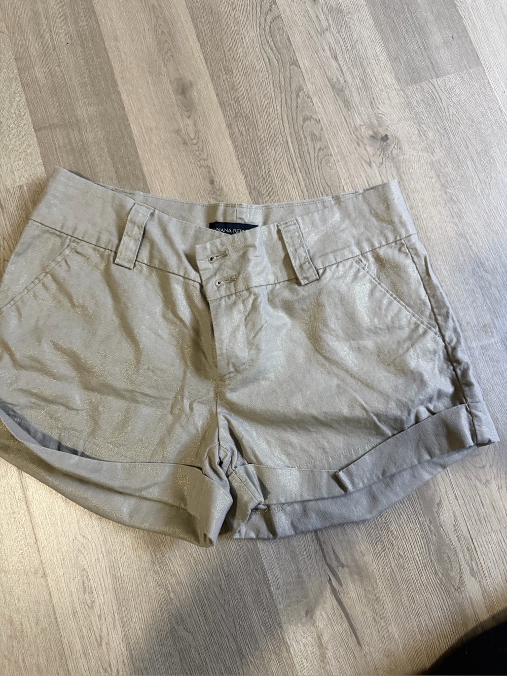Banana Republic Light Tan Cuffed Women's Shorts